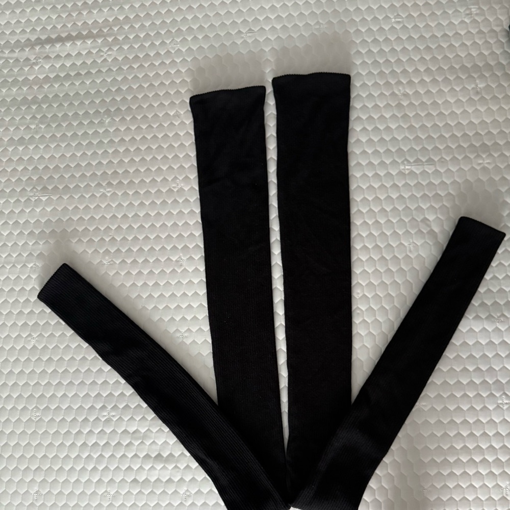 Laina Rauma Fuzzy Black Super Leg Warmers
